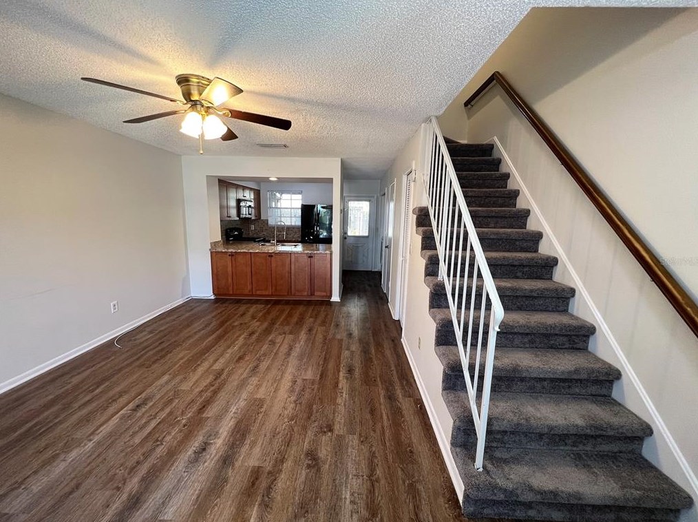 1806 Mill Run Cir, Tampa, FL 33613