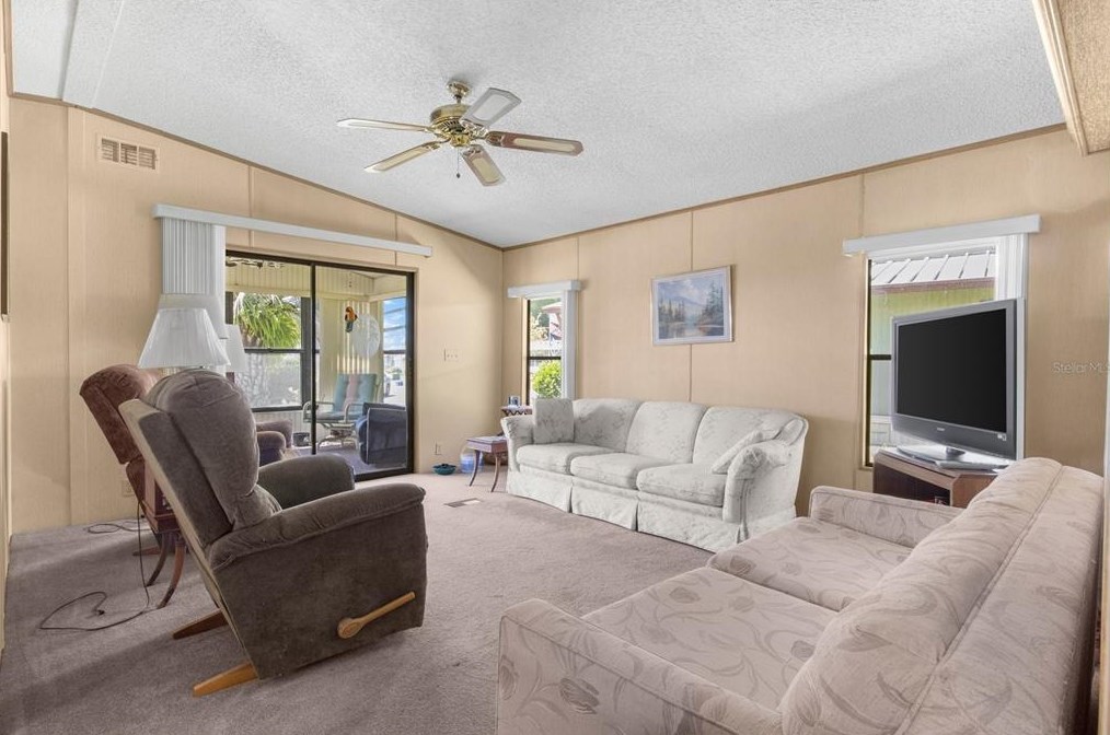 38760 Vulcan Cir, Zephyrhills FL exterior