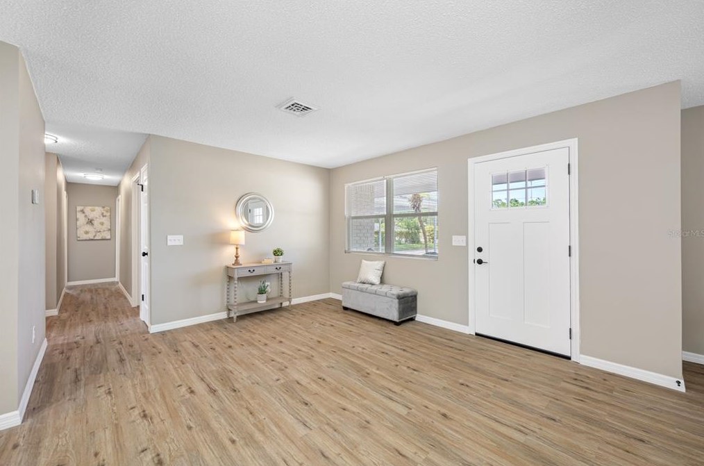 1380 E Eagle Ave, Eagle Lake, FL 33839