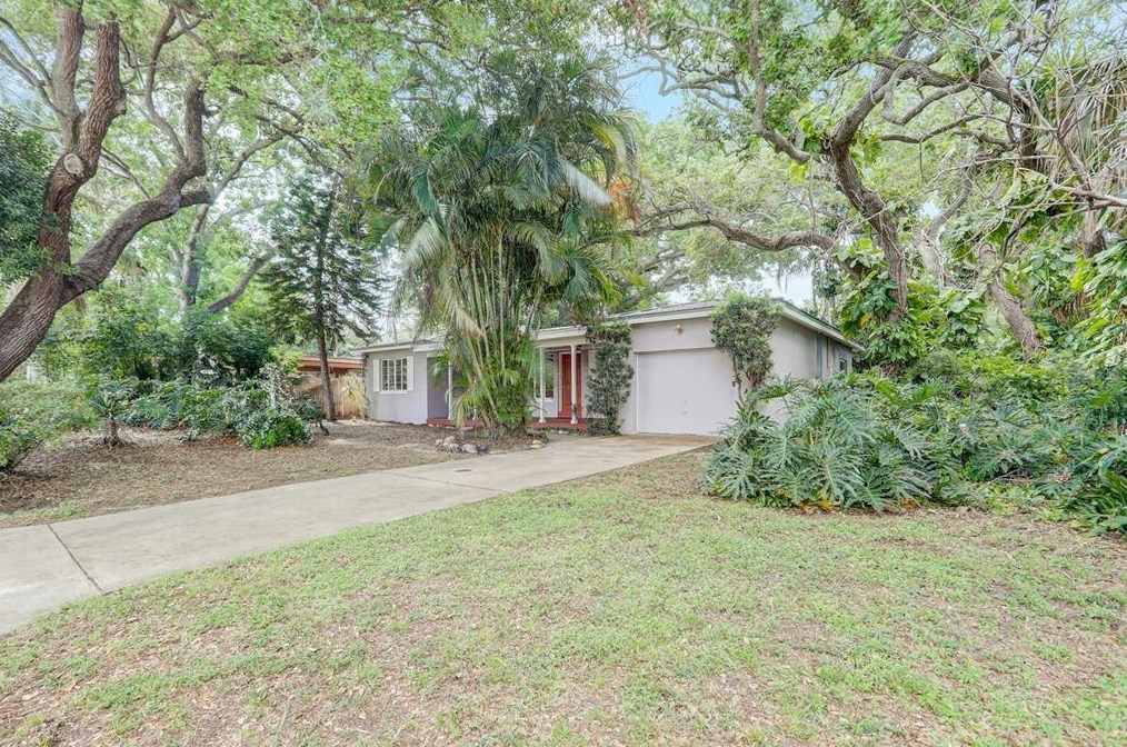 8338 41st Ave, Saint Petersburg, FL 33709-3943