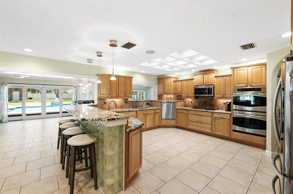 10767 Danielle Dr, Largo FL exterior