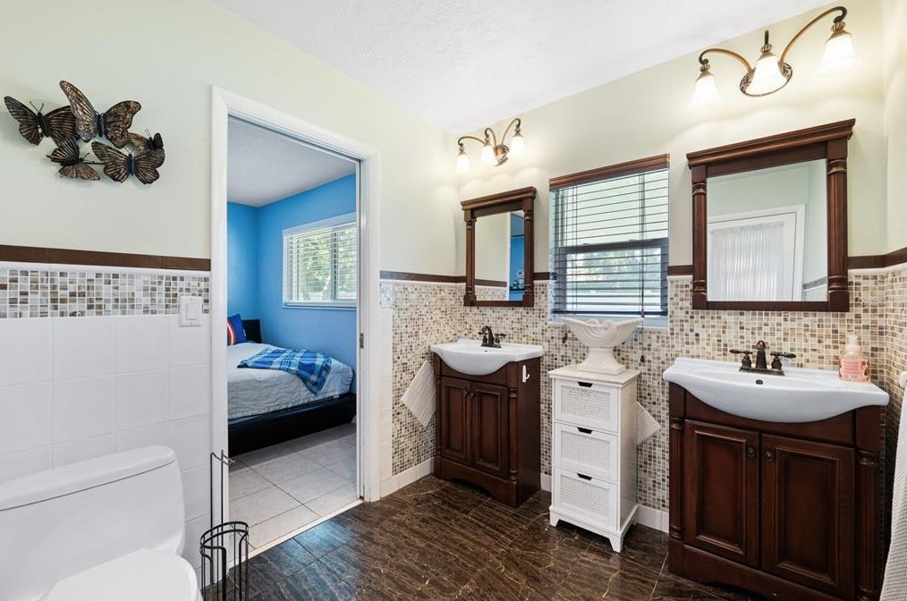 10767 Danielle Dr, Largo FL exterior