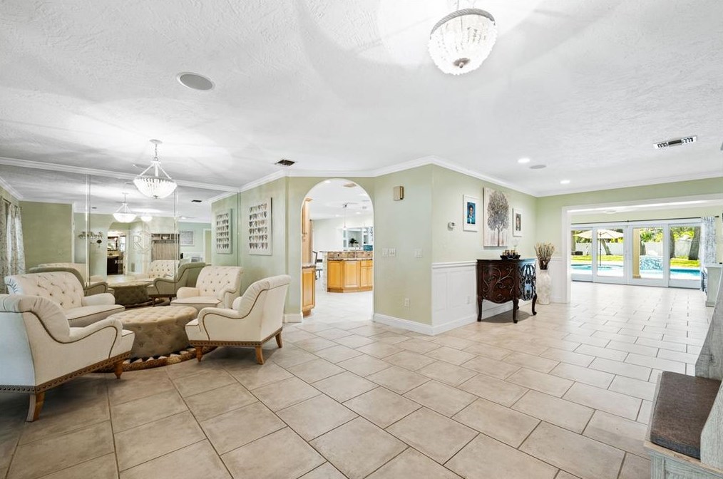 10767 Danielle Dr, Largo FL exterior