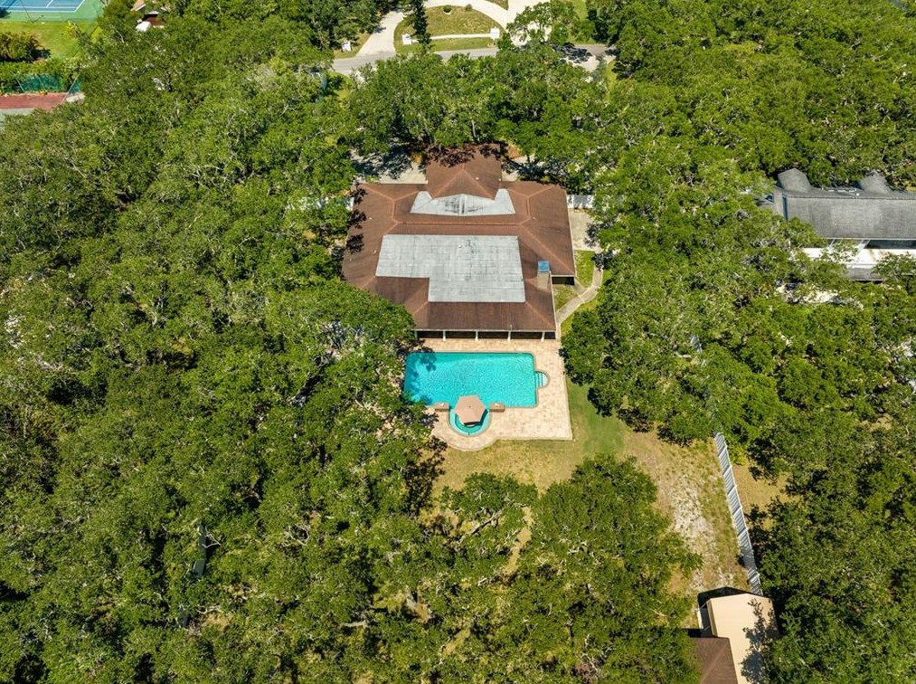 10767 Danielle Dr, Largo FL exterior