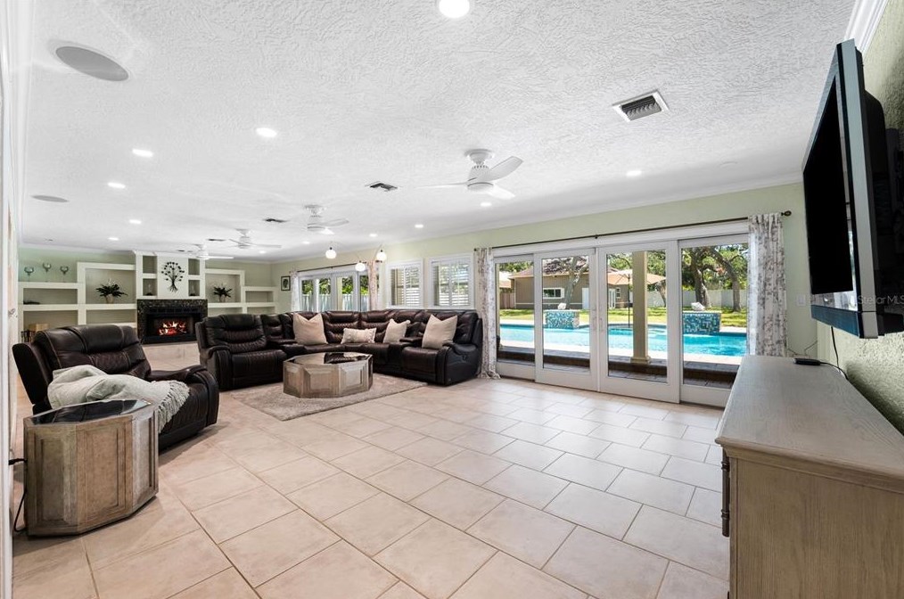 10767 Danielle Dr, Largo FL exterior