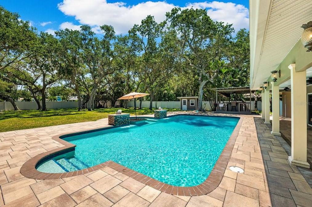 10767 Danielle Dr, Largo FL exterior