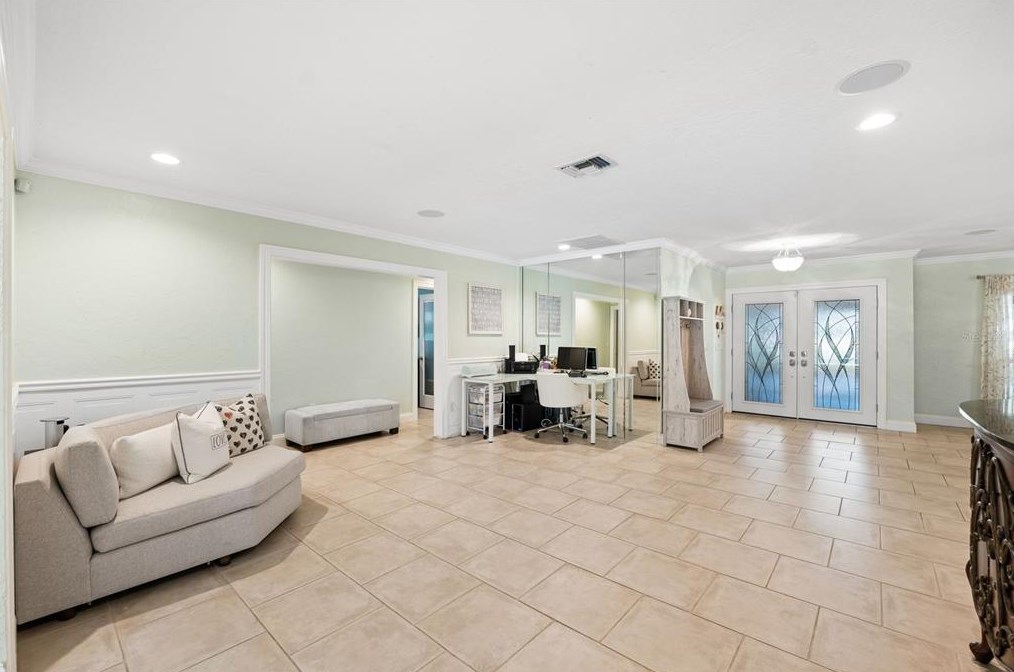 10767 Danielle Dr, Largo FL exterior