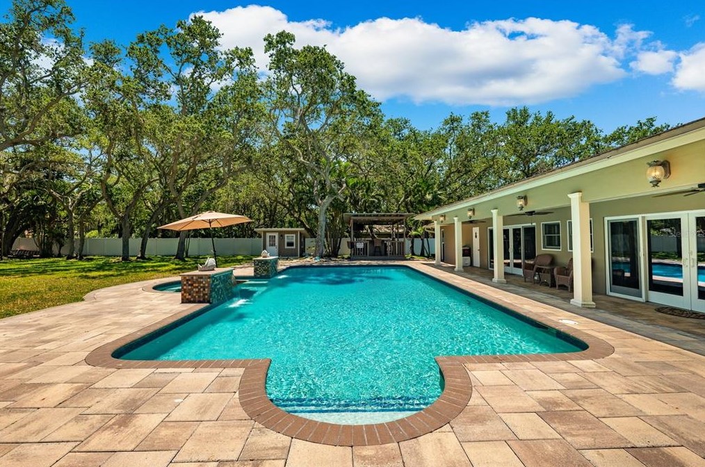 10767 Danielle Dr, Largo FL exterior