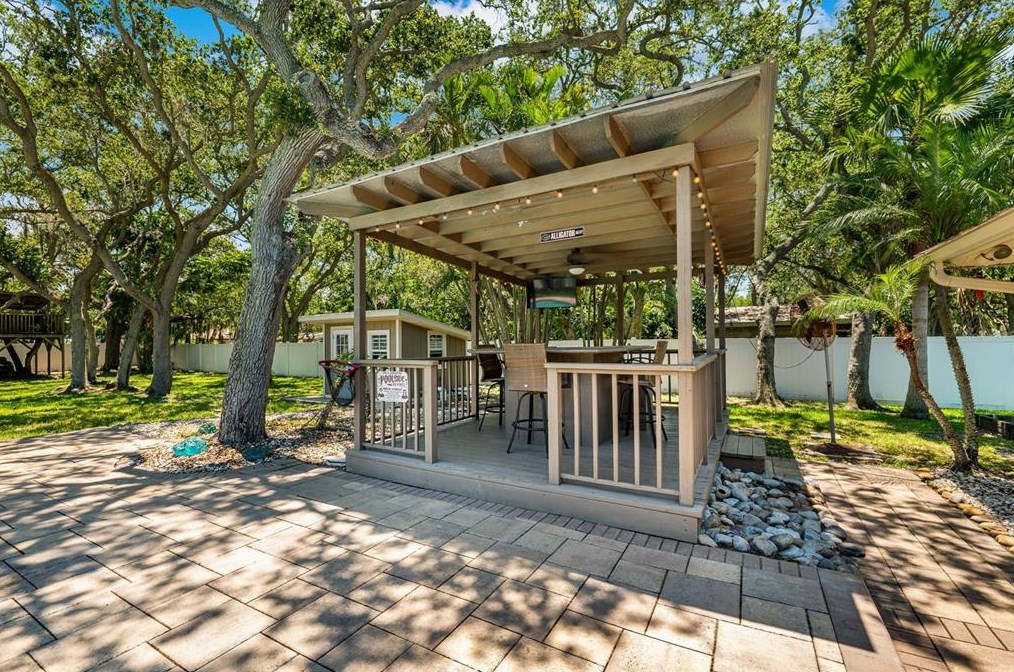 10767 Danielle Dr, Largo FL exterior