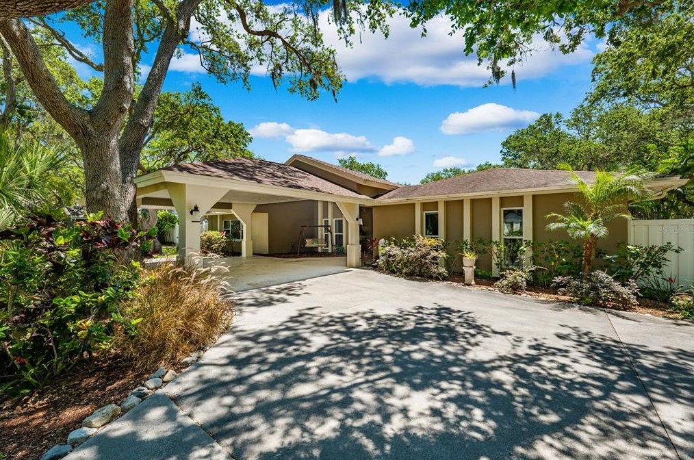 10767 Danielle Dr, Largo FL exterior