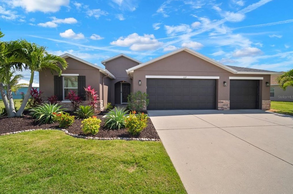 227 Star Shell Dr, Ruskin, FL 33572-3532