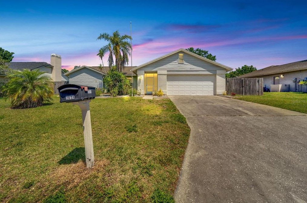 2614 Bridle Dr, Plant City, FL 33566-6742
