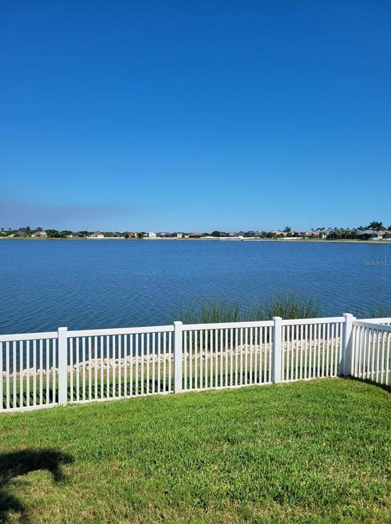 1770 Mira Lago Cir, Ruskin, FL 33570