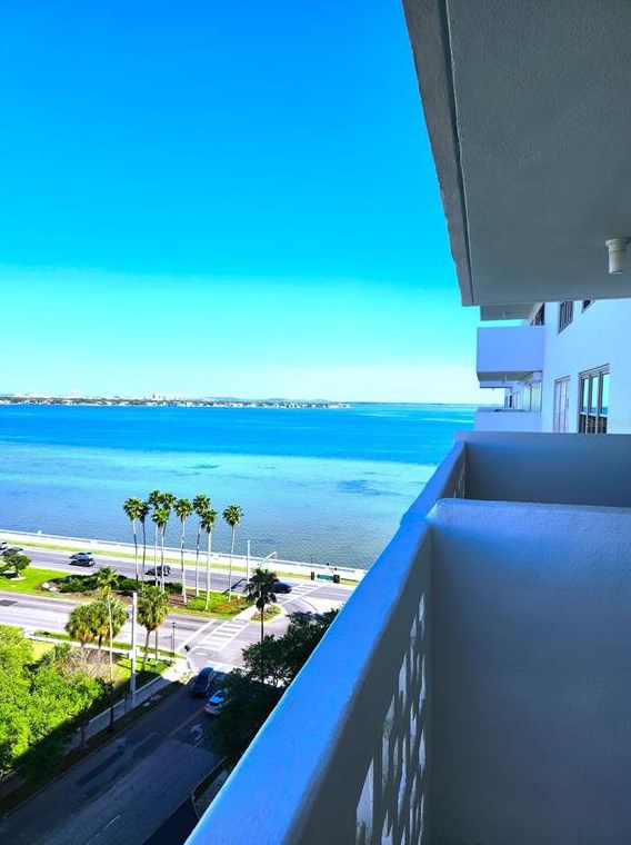 2401 Bayshore Blvd, Tampa FL  33629-7349 exterior