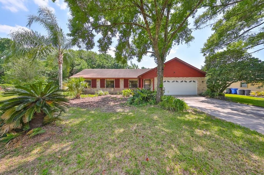1111 Hummingbird Ln, Brandon, FL 33511