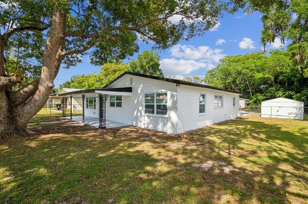 301 Adams St, Bushnell, FL 33513-5314