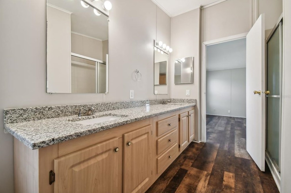 9616 Silverbend Dr, Dade City FL  33525-1466 exterior