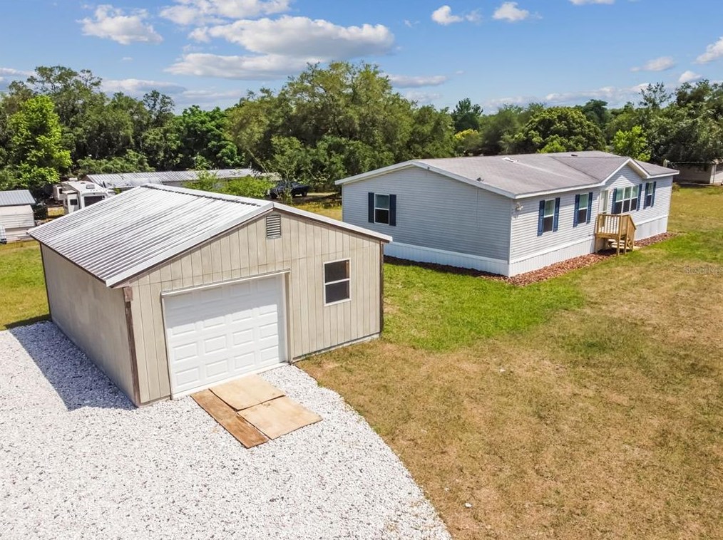 9616 Silverbend Dr, Dade City FL  33525-1466 exterior