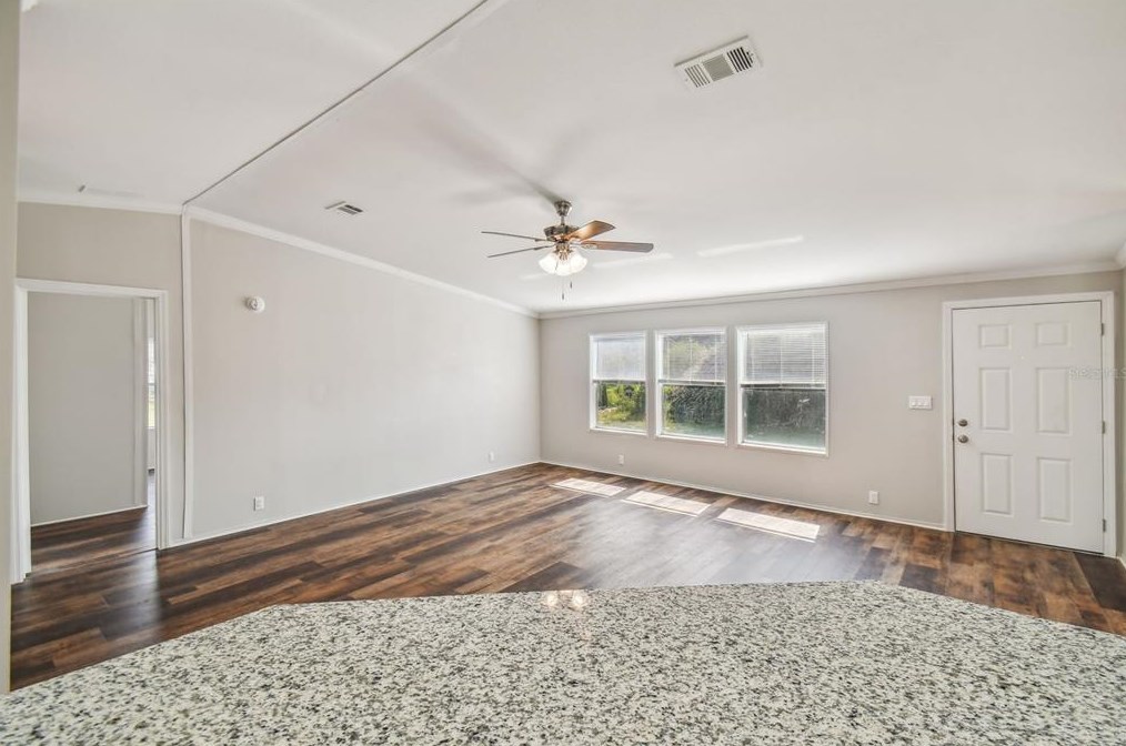 9616 Silverbend Dr, Dade City FL  33525-1466 exterior