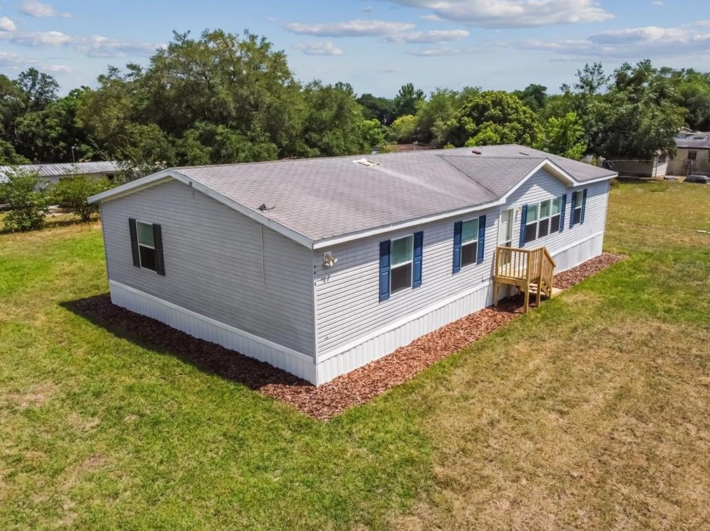 9616 Silverbend Dr, Dade City FL  33525-1466 exterior