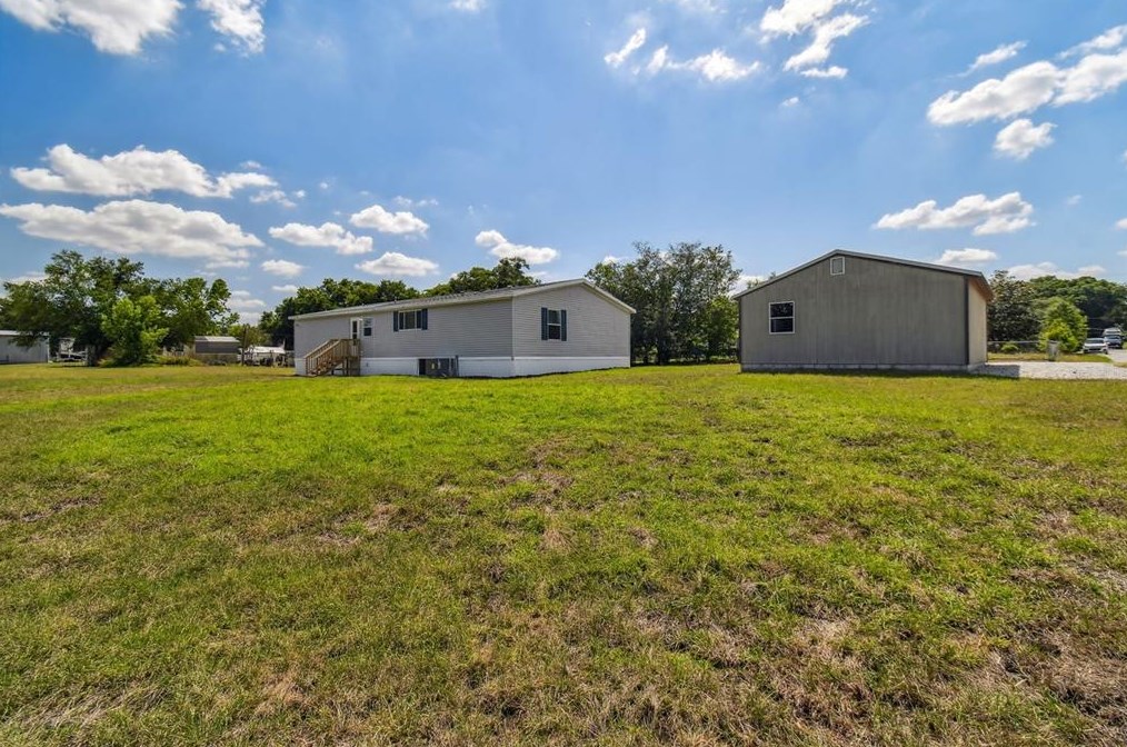 9616 Silverbend Dr, Dade City FL  33525-1466 exterior