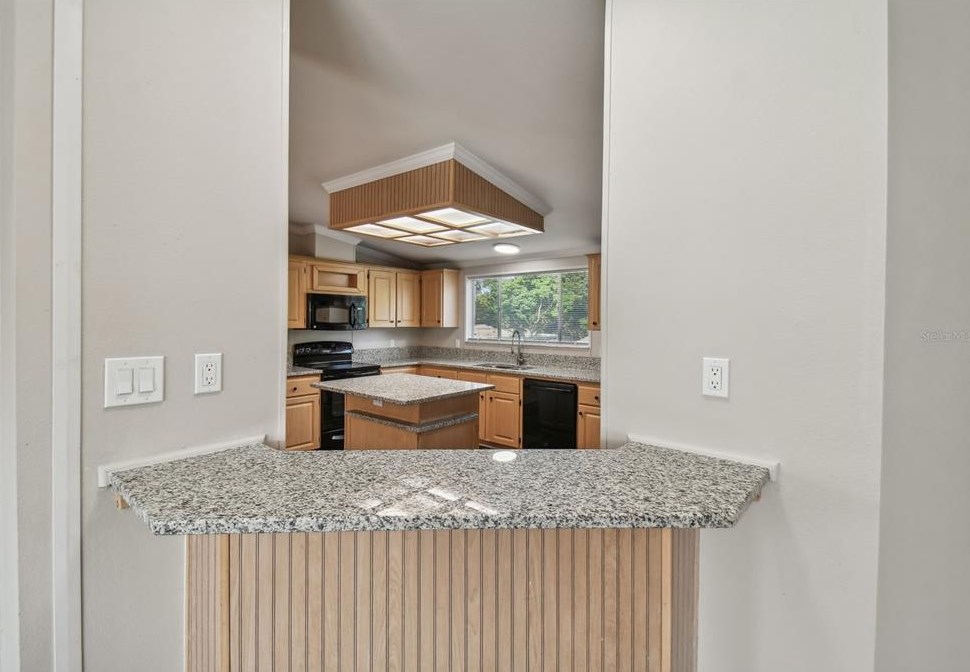 9616 Silverbend Dr, Dade City FL  33525-1466 exterior