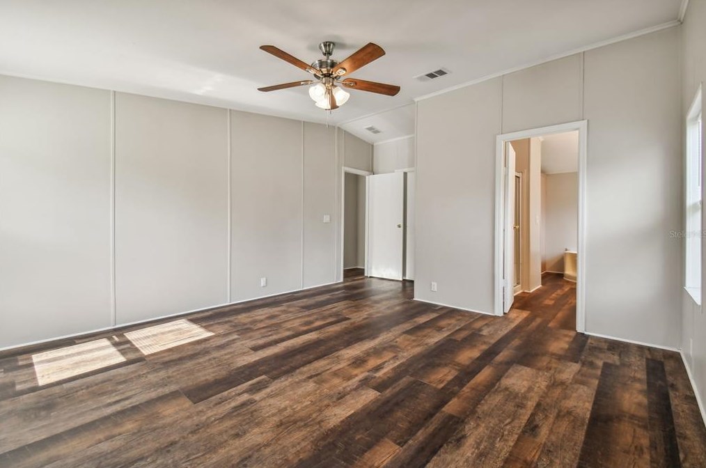 9616 Silverbend Dr, Dade City FL  33525-1466 exterior