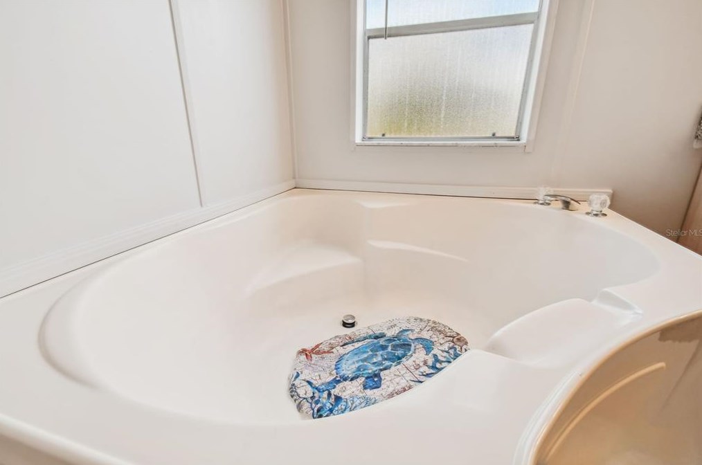 9616 Silverbend Dr, Dade City FL  33525-1466 exterior