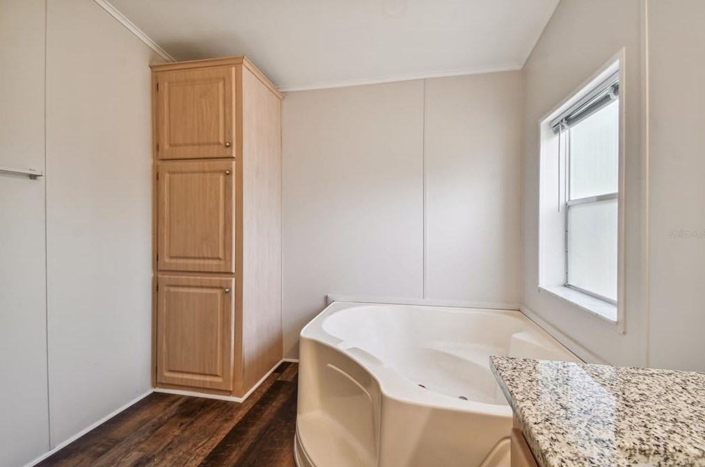 9616 Silverbend Dr, Dade City FL  33525-1466 exterior