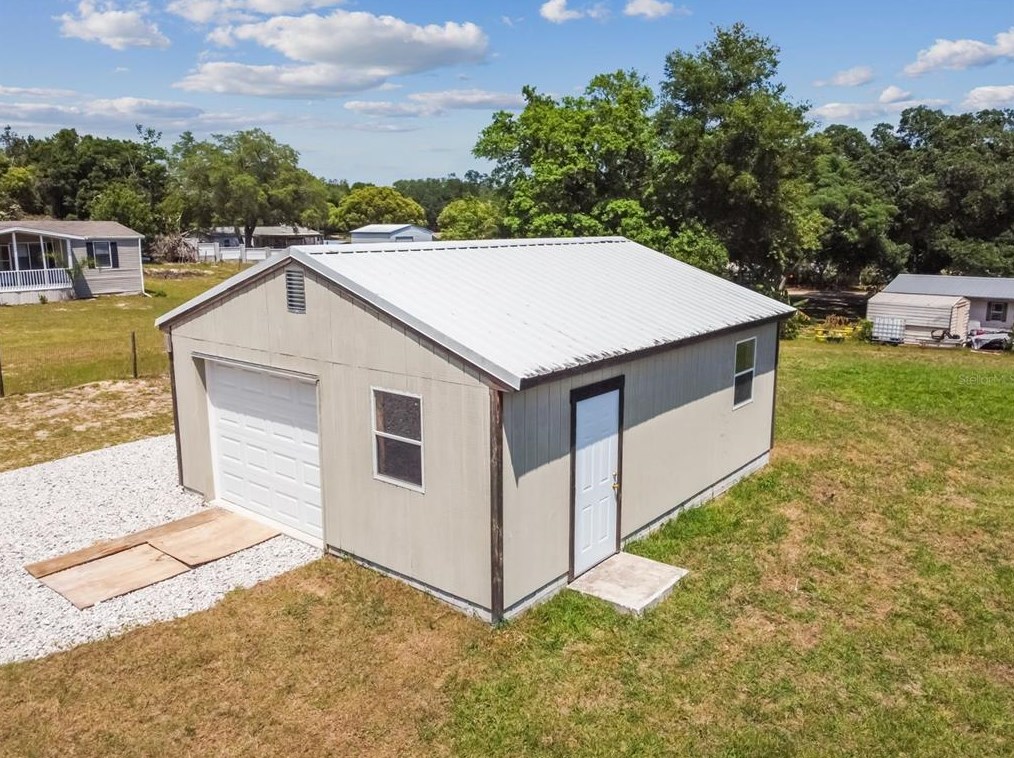 9616 Silverbend Dr, Dade City FL  33525-1466 exterior