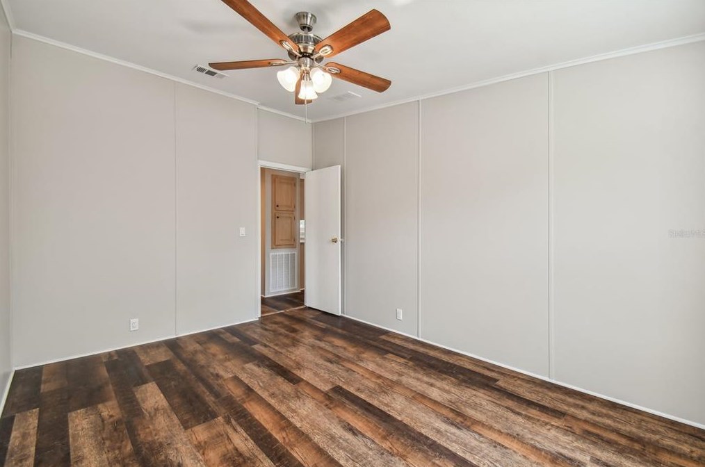 9616 Silverbend Dr, Dade City FL  33525-1466 exterior