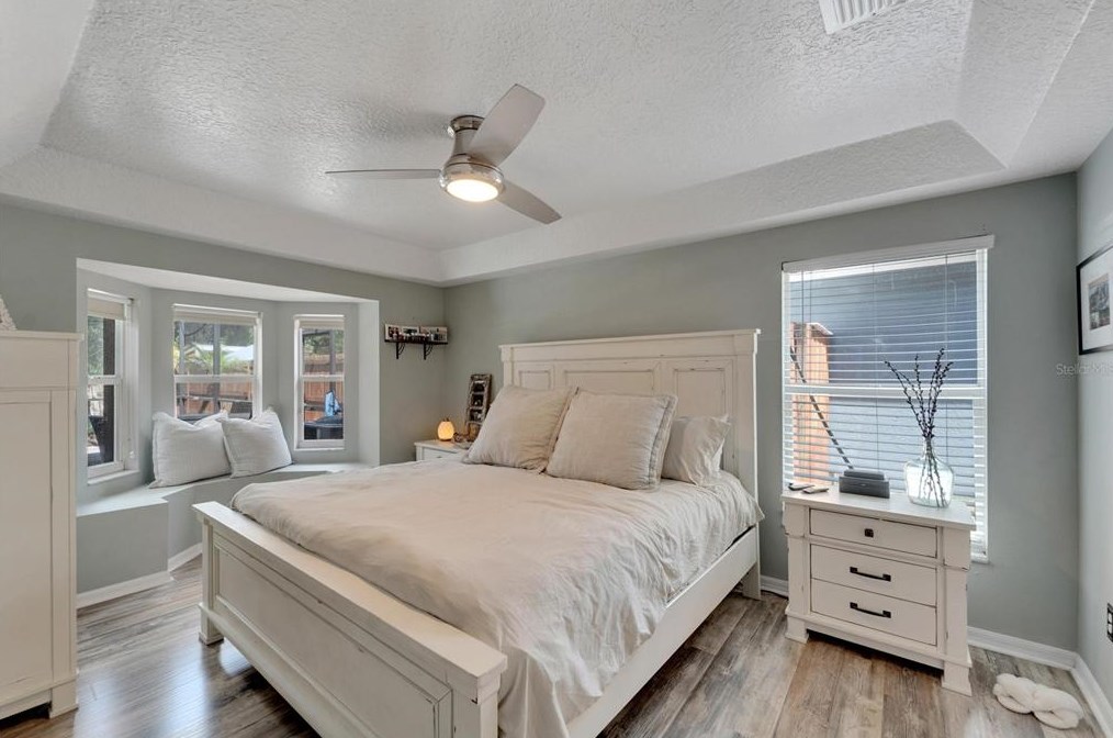 6151 Kiteridge Dr, Lithia FL 33547-5849 exterior