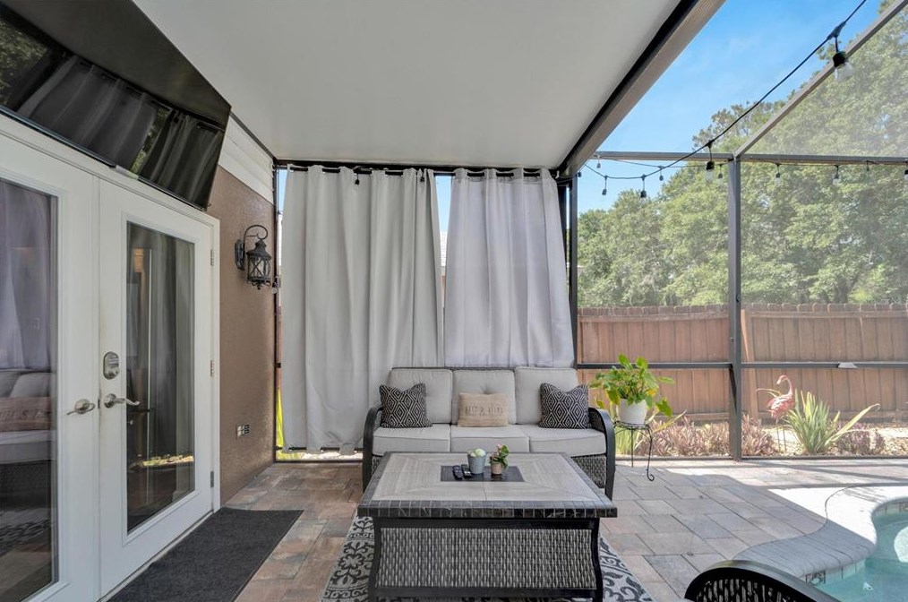 6151 Kiteridge Dr, Lithia FL 33547-5849 exterior