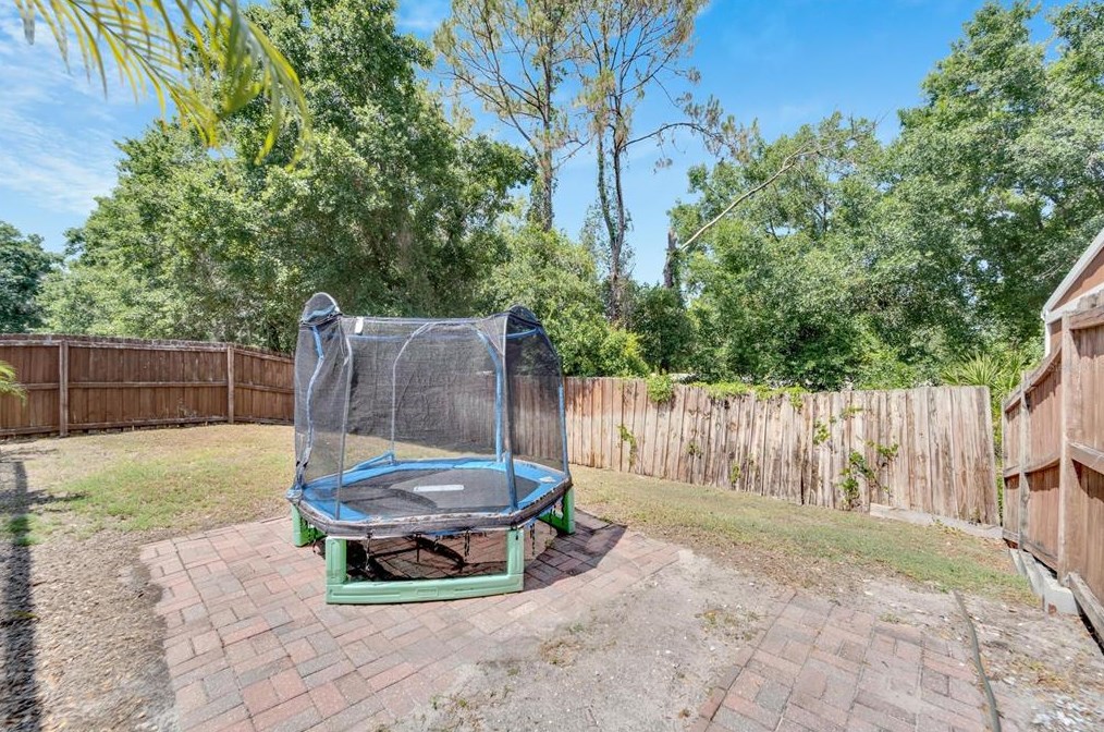 6151 Kiteridge Dr, Lithia FL 33547-5849 exterior