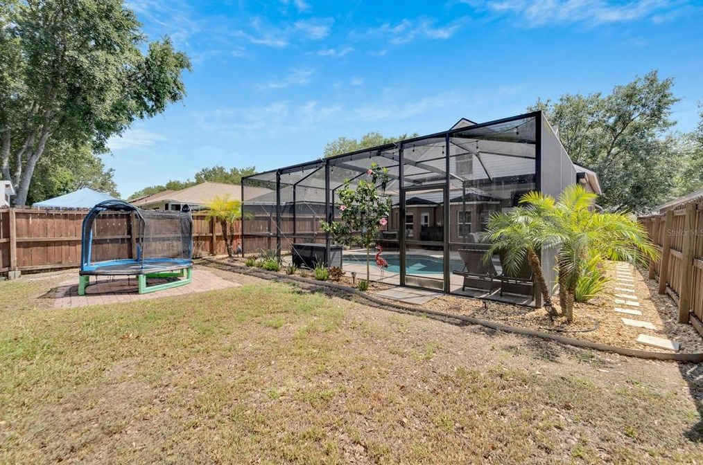 6151 Kiteridge Dr, Lithia FL 33547-5849 exterior