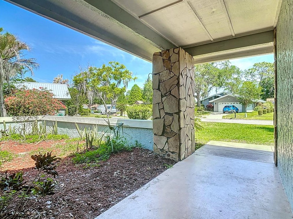 1502 Teakwood Dr, Plant City FL  33563-7848 exterior