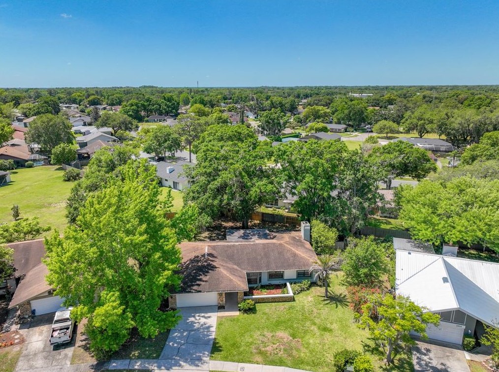 1502 Teakwood Dr, Plant City FL  33563-7848 exterior