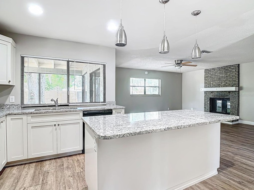 1502 Teakwood Dr, Plant City FL  33563-7848 exterior