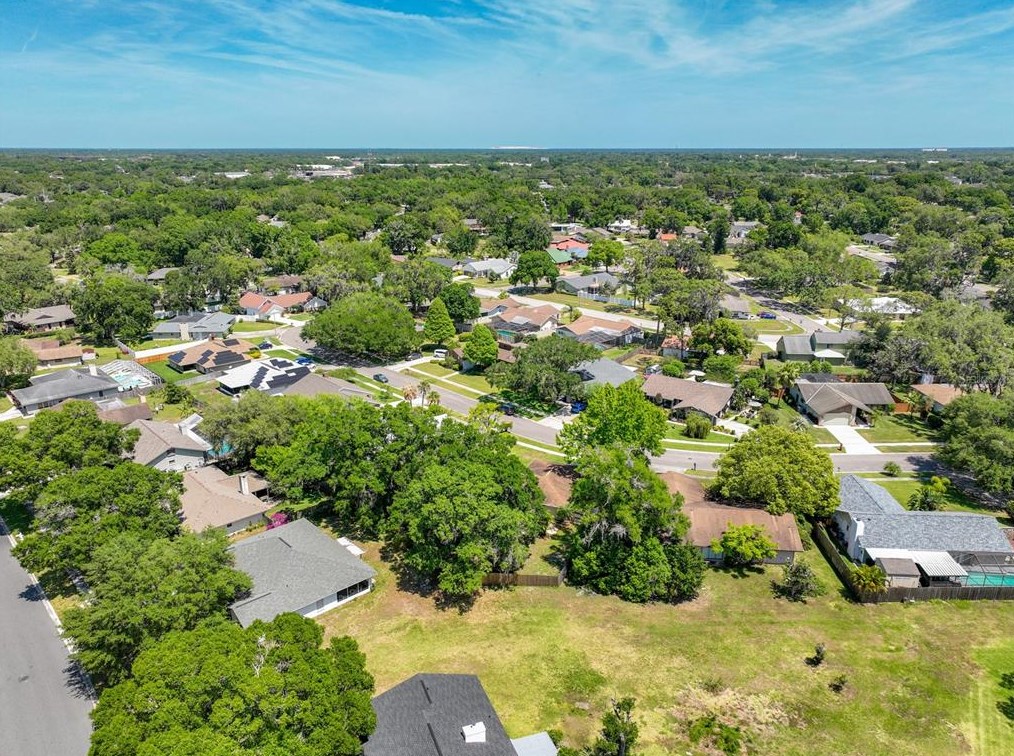 1502 Teakwood Dr, Plant City FL  33563-7848 exterior