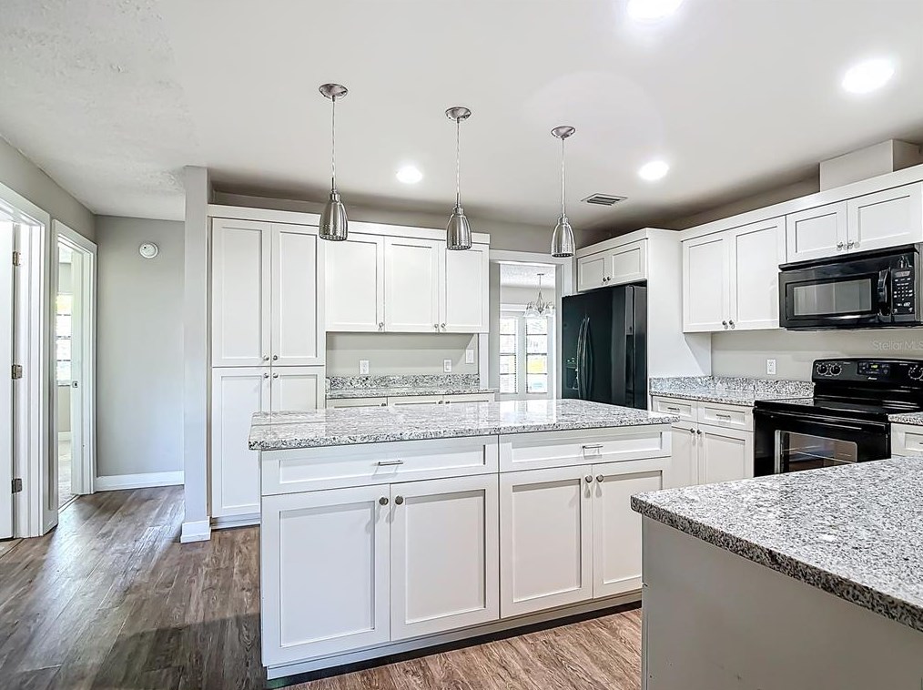 1502 Teakwood Dr, Plant City FL  33563-7848 exterior