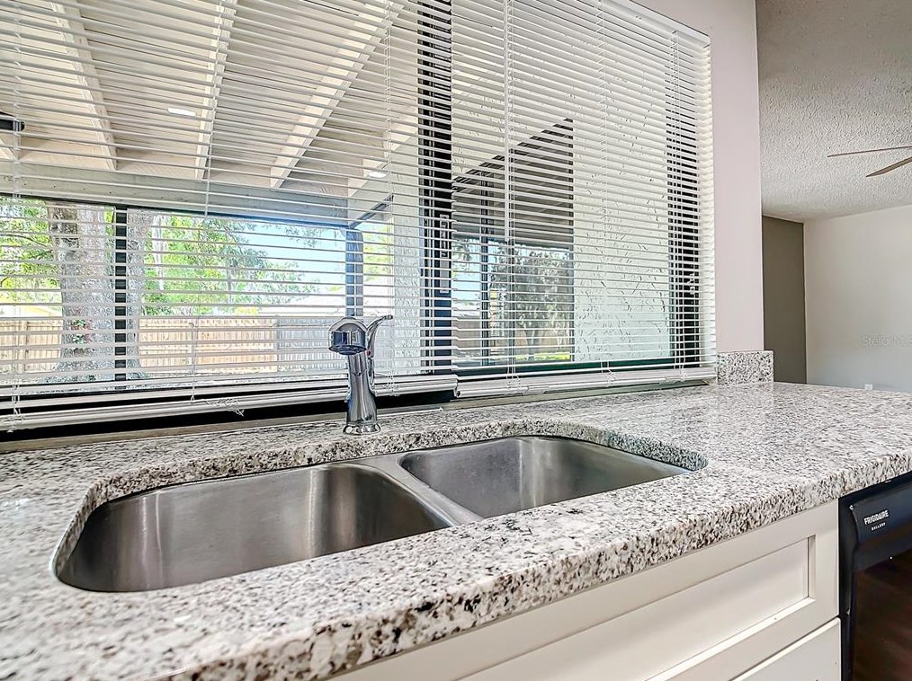 1502 Teakwood Dr, Plant City FL  33563-7848 exterior