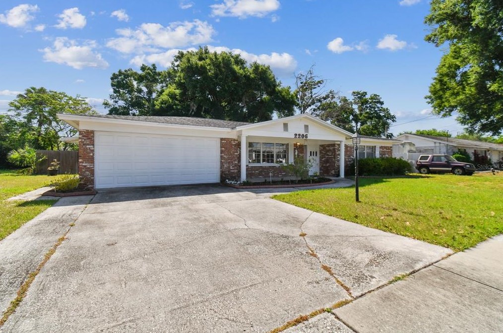 2206 Malibu Dr, Brandon, FL 33511-7236