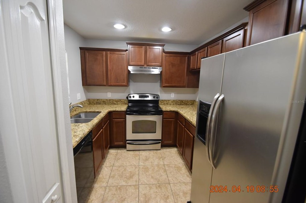 37667 Aaralyn Rd #37667, Zephyrhills, FL 33542