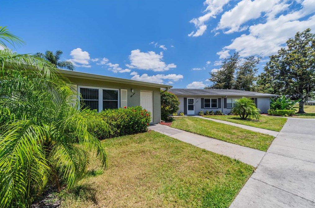 302 Canton Ct #54, Ruskin, FL 33573