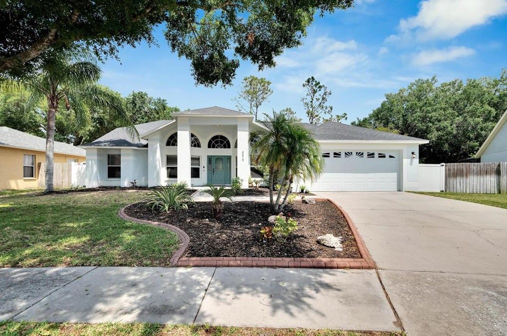 9818 Sunnyoak Dr, Riverview, FL 33569