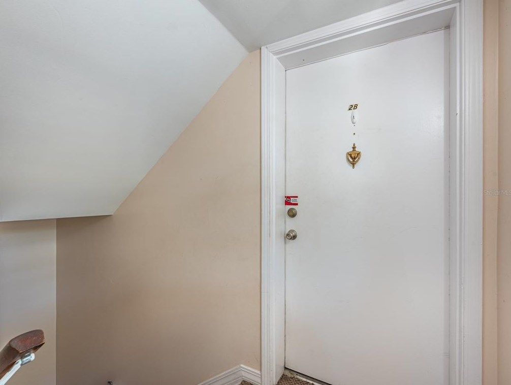 1130 Rue Des Chateaux #2b, Saint Petersburg, FL 33707