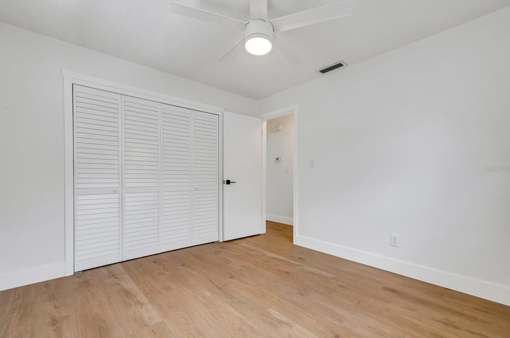 4071 34th Ave, Saint Petersburg FL  33713-1264 exterior