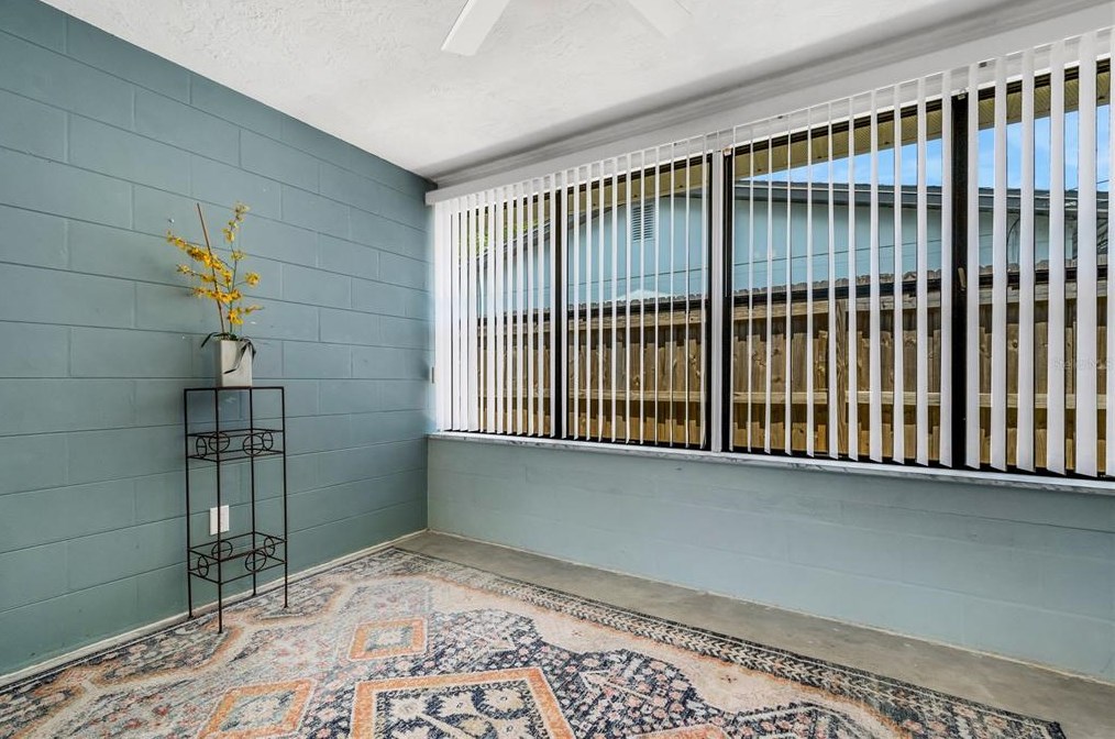 4071 34th Ave, Saint Petersburg FL  33713-1264 exterior