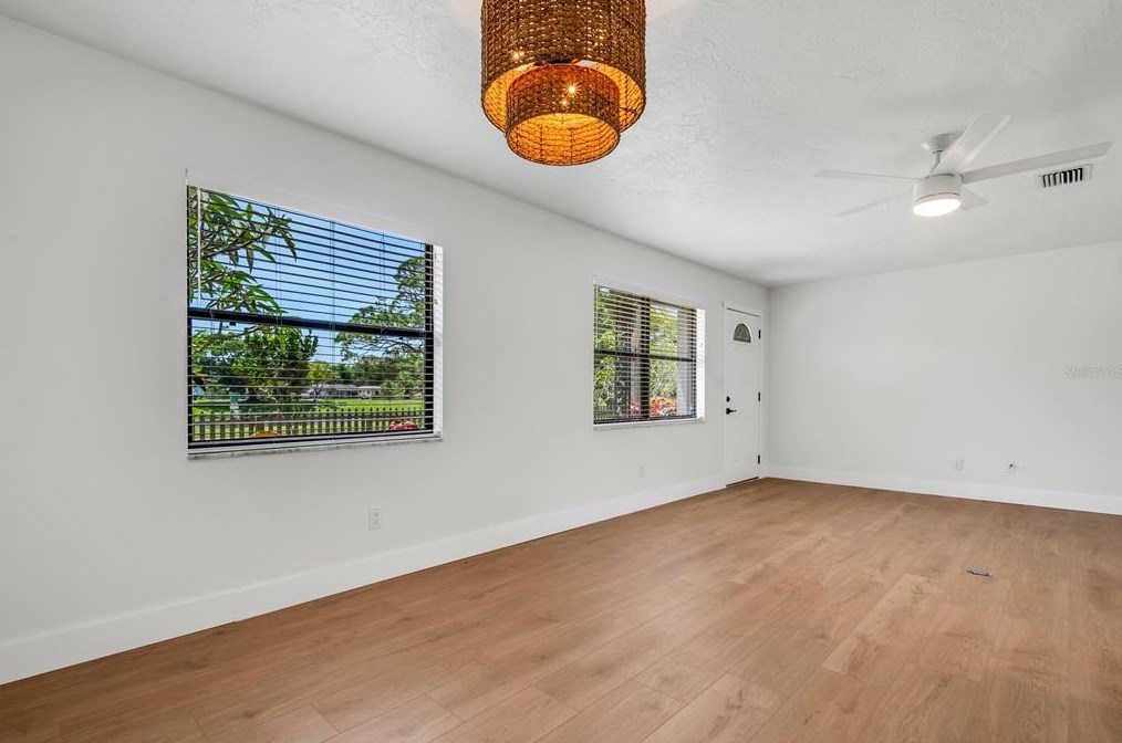 4071 34th Ave, Saint Petersburg FL  33713-1264 exterior