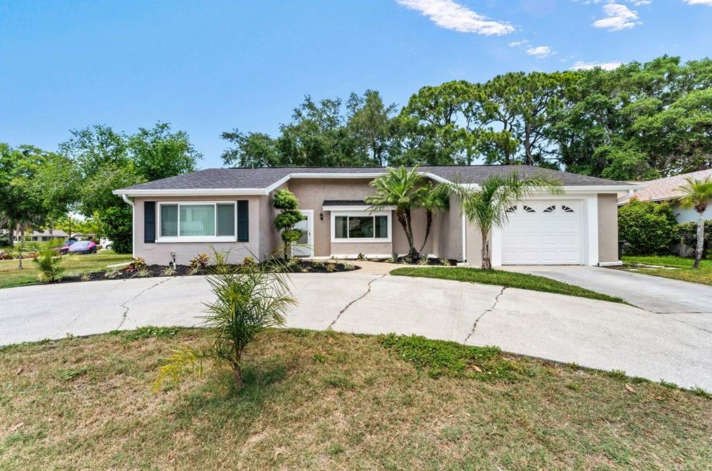 12223 Meadowbrook Ln, Port Richey, FL 34667